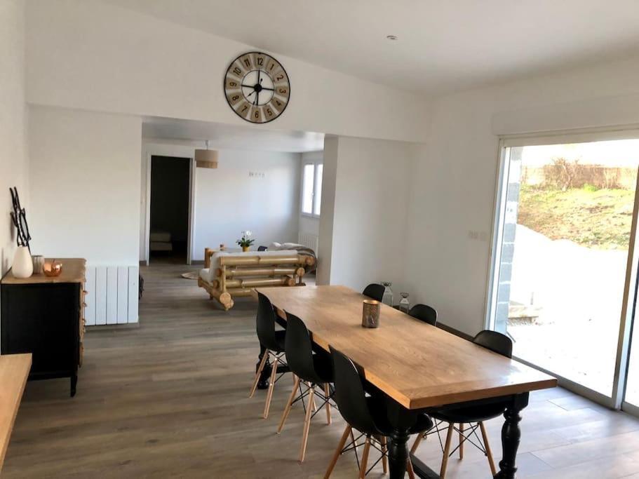 Logement De Plain-Pied Avec Jardin, Terrasse Gurgy Exterior photo